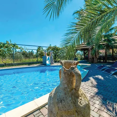 Lovely In With Outdoor Swimming Pool Holiday home