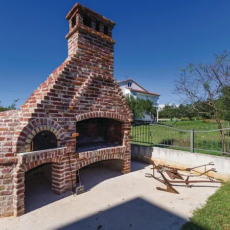 Pet Friendly In Turanj