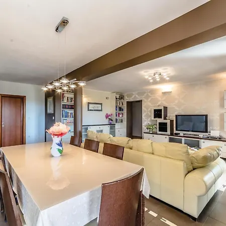 Lovely In With Outdoor Swimming Pool Holiday home *